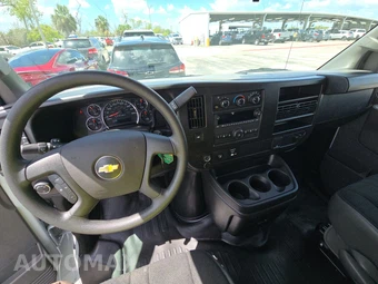 2025 Chevrolet Express 2500 Cargo Van 1WT 135.0" WB - miniatura 11