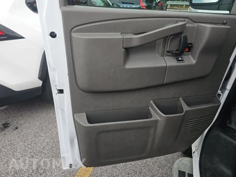 2025 Chevrolet Express 2500 Cargo Van 1WT 135.0" WB - miniatura 9
