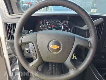 2025 Chevrolet Express 2500 Cargo Van 1WT 135.0" WB - miniatura 10