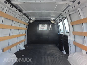 2025 Chevrolet Express 2500 Cargo Van 1WT 135.0" WB - miniatura 15