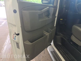2025 Chevrolet Express 2500 Cargo Van 1WT 135.0" WB - miniatura 9