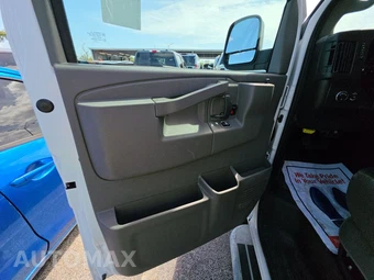 2025 Chevrolet Express 2500 Cargo Van 1WT 135.0" WB - miniatura 9