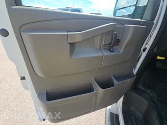 2025 Chevrolet Express 2500 Cargo Van 1WT 135.0" WB - miniatura 9