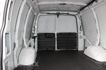 2025 Chevrolet Express 2500 Cargo Van 1WT 155.0" WB - miniatura 12