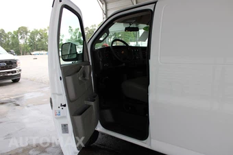 2025 Chevrolet Express 2500 Cargo Van 1WT 155.0" WB - miniatura 23