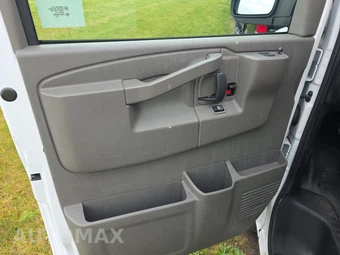 2025 Chevrolet Express 2500 Cargo Van 1WT - miniatura 9