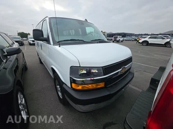 2025 Chevrolet Express 2500 Passenger Van LT 1LT 135.2" WB - miniatura 3