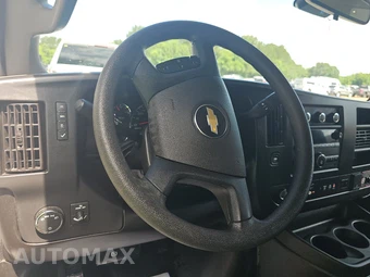 2025 Chevrolet Express 2500 Passenger Van LT 1LT 135.2" WB - miniatura 10