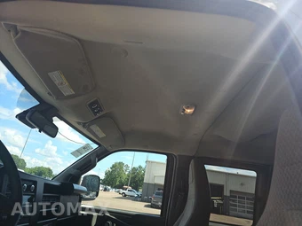 2025 Chevrolet Express 2500 Passenger Van LT 1LT 135.2" WB - miniatura 17