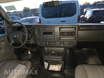 2025 Chevrolet Express 3500 Cargo Van 1WT 135.0" WB - miniatura 11