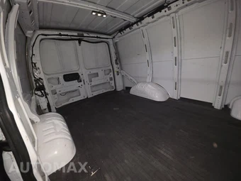 2025 Chevrolet Express 3500 Cargo Van 1WT 135.0" WB - miniatura 14