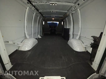 2025 Chevrolet Express 3500 Cargo Van 1WT 135.0" WB - miniatura 17