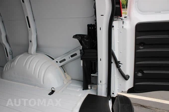 2025 Chevrolet Express 3500 Cargo Van 1WT 155.0" WB - miniatura 19