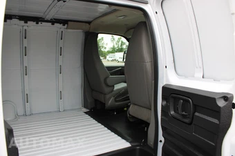 2025 Chevrolet Express 3500 Cargo Van 1WT 155.0" WB - miniatura 9