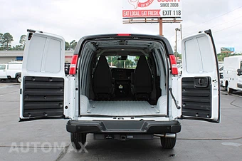 2025 Chevrolet Express 3500 Cargo Van 1WT 155.0" WB - miniatura 16