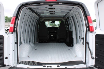 2025 Chevrolet Express 3500 Cargo Van 1WT 155.0" WB - miniatura 17