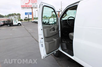 2025 Chevrolet Express 3500 Cargo Van 1WT 155.0" WB - miniatura 24