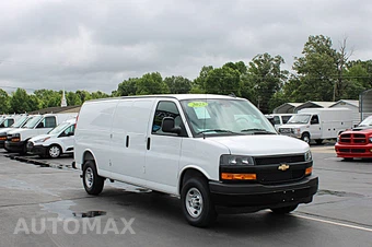 2025 Chevrolet Express 3500 Cargo Van 1WT 155.0" WB - miniatura 3