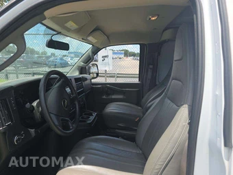 2025 Chevrolet Express 3500 Cargo Van 1WT 155.0" WB – miniatura 4