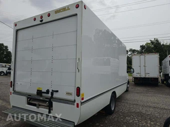 2025 Chevrolet Express 3500 Cutaway 1WT DRW - miniatura 3