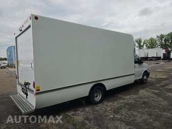 2025 Chevrolet Express 3500 Cutaway 1WT DRW - miniatura 3