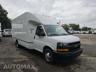 2025 Chevrolet Express 3500 Cutaway 1WT DRW - miniatura 4