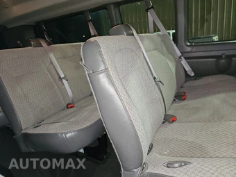 2025 Chevrolet Express 3500 Passenger Van LS 1LS 155.1" WB - miniatura 14