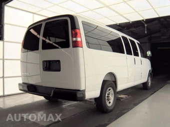 2025 Chevrolet Express 3500 Passenger Van LS 1LS 155.1" WB - miniatura 4