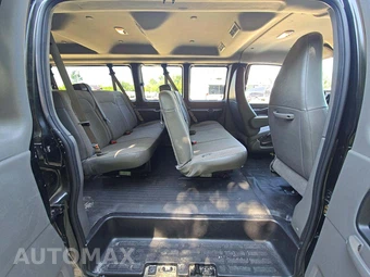 2025 Chevrolet Express 3500 Passenger Van LS 1LS 155.1" WB - miniatura 13