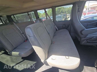2025 Chevrolet Express 3500 Passenger Van LS 1LS 155.1" WB - miniatura 13