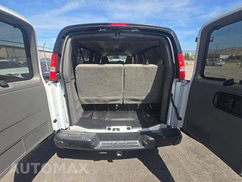 2025 Chevrolet Express 3500 Passenger Van LS 1LS 155.1" WB - miniatura 15