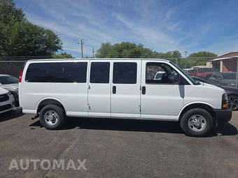 2025 Chevrolet Express 3500 Passenger Van LS 1LS 155.1" WB - miniatura 4