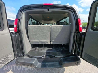 2025 Chevrolet Express 3500 Passenger Van LS 1LS 155.1" WB - miniatura 11
