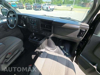 2025 Chevrolet Express 3500 Passenger Van LS 1LS 155.1" WB - miniatura 16