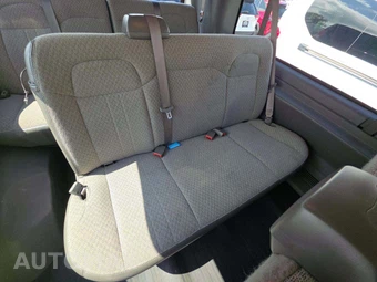2025 Chevrolet Express 3500 Passenger Van LS 1LS 155.1" WB - miniatura 20