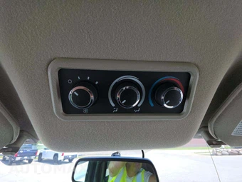 2025 Chevrolet Express 3500 Passenger Van LS 1LS 155.1" WB - miniatura 27