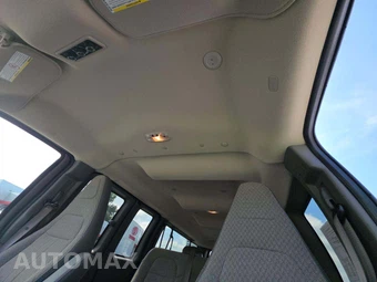 2025 Chevrolet Express 3500 Passenger Van LS 1LS 155.1" WB - miniatura 8