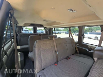 2025 Chevrolet Express 3500 Passenger Van LS 1LS 155.1" WB - miniatura 10