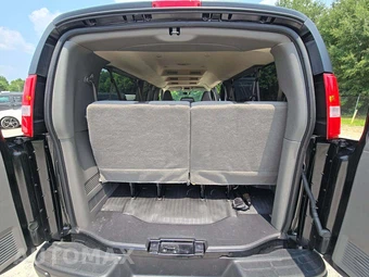 2025 Chevrolet Express 3500 Passenger Van LS 1LS 155.1" WB - miniatura 11