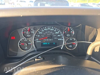 2025 Chevrolet Express 3500 Passenger Van LS 1LS 155.1" WB - miniatura 18