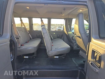 2025 Chevrolet Express 3500 Passenger Van LS 1LS 155.1" WB - miniatura 19