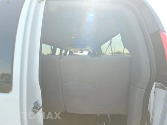 2025 Chevrolet Express 3500 Passenger Van LS 1LS 155.1" WB - miniatura 15