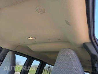 2025 Chevrolet Express 3500 Passenger Van LS 1LS 155.1" WB - miniatura 12