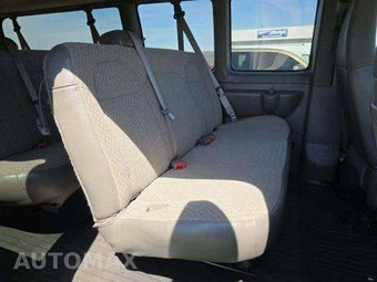 2025 Chevrolet Express 3500 Passenger Van LS 1LS 155.1" WB - miniatura 18
