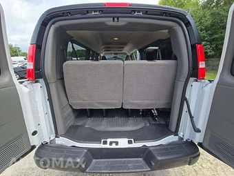 2025 Chevrolet Express 3500 Passenger Van LS 1LS 155.1" WB - miniatura 11