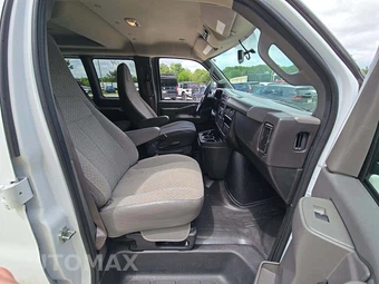 2025 Chevrolet Express 3500 Passenger Van LS 1LS 155.1" WB - miniatura 15