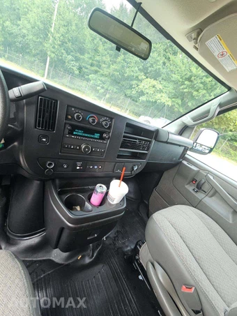 2025 Chevrolet Express 3500 Passenger Van LS 1LS 155.1" WB - miniatura 10