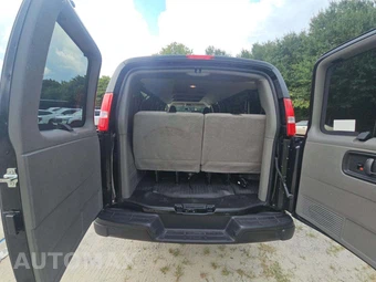2025 Chevrolet Express 3500 Passenger Van LS 1LS 155.1" WB - miniatura 15