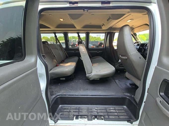 2025 Chevrolet Express 3500 Passenger Van LS 1LS 155.1" WB - miniatura 13