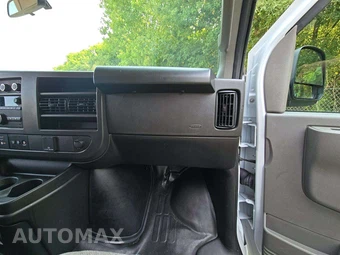 2025 Chevrolet Express 3500 Passenger Van LS 1LS 155.1" WB - miniatura 16